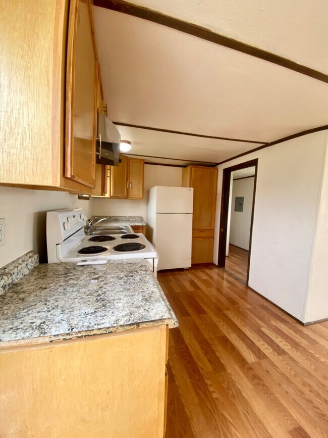 Building Photo - 150 Private Road 1610