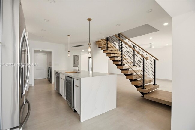 Building Photo - 7238 Jacaranda Ln