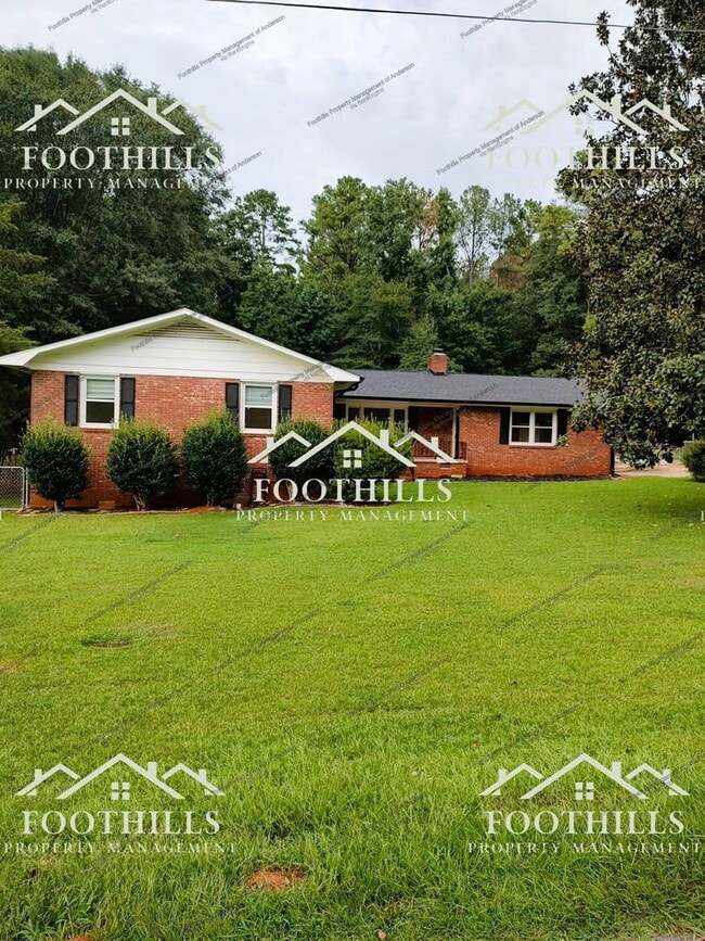 Building Photo - 202 Wedgewood Dr
