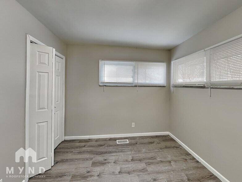 Building Photo - 149 Troy Rd