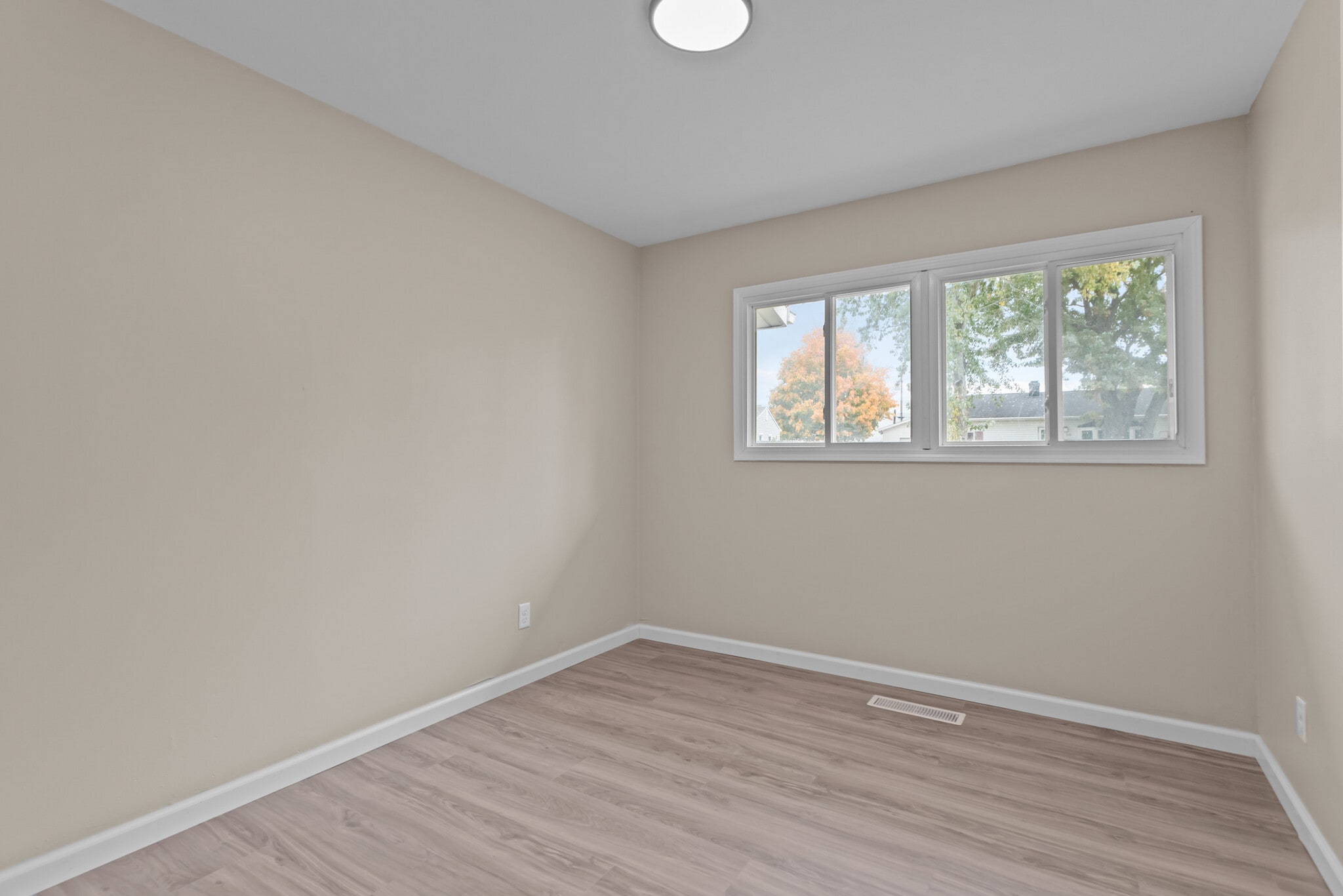 Building Photo - 2713 N Delphos St