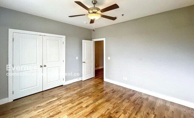 Building Photo - 50% Off First Month Rent! Spacious 4-Bedroom Home with Modern Amenities / Pet-Friendly / Availabl...