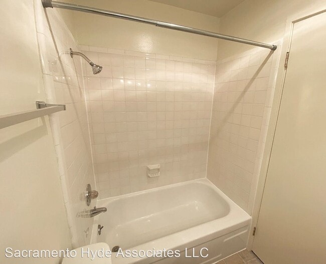 Building Photo - 1490 Sacramento St