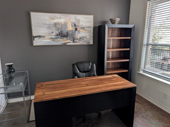 Building Photo - 2400 McCue Rd