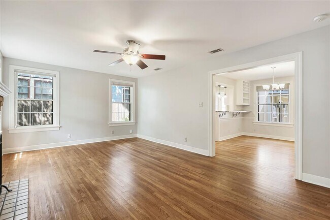 Building Photo - 3103 Glenview Ave