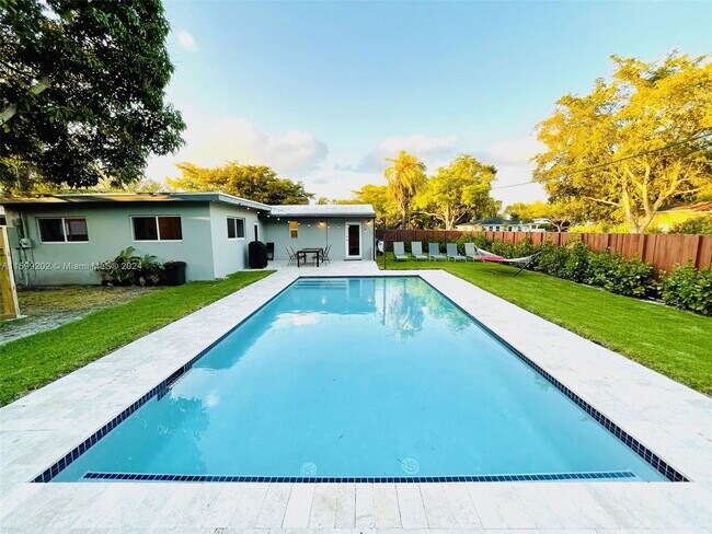 Building Photo - Northeast 132nd Street, North Miami, FL 33...