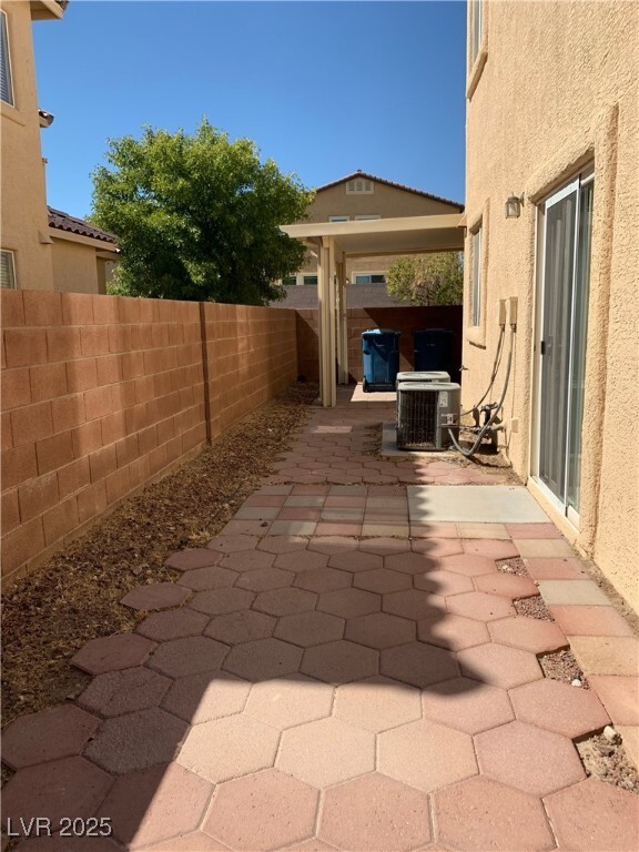 Building Photo - 2635 Rimpacific Cir