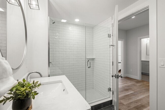 Building Photo - 181 Bennington St