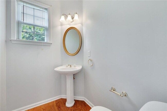Building Photo - 5922 Brookmere Ct SE