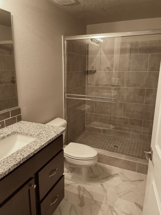 Building Photo - Beautiful 4-Bedroom Home in West Boise