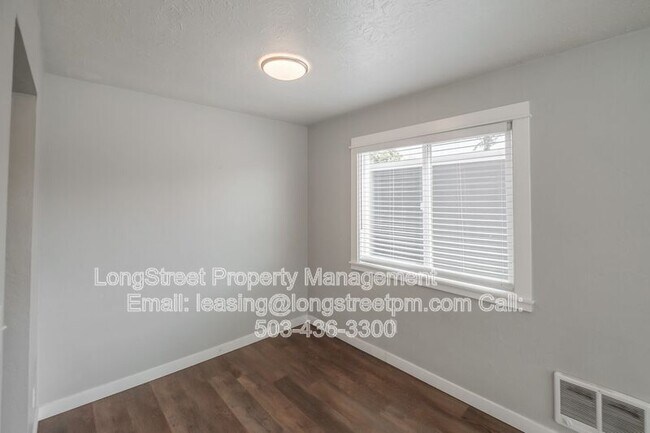 Building Photo - 205 6th Ave SE