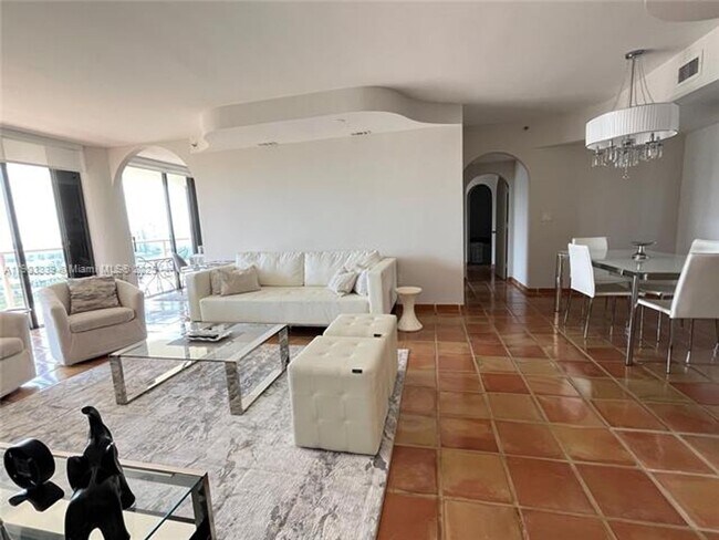 Building Photo - 4000 Island Blvd