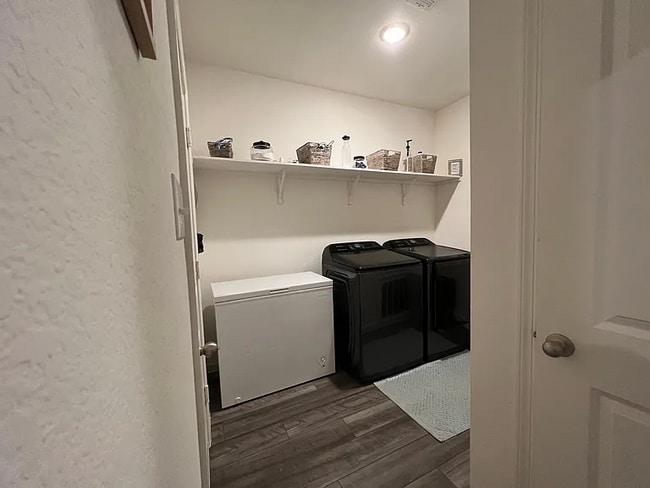 Building Photo - 10316 Castle Lyons Ln