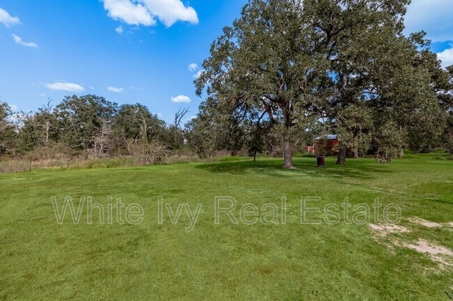 Building Photo - 30 Allen Rd