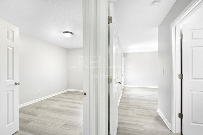 Building Photo - 304 Keeneland Dr