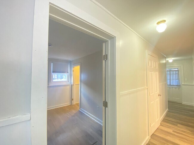 Building Photo - 30 Thorwald Ave