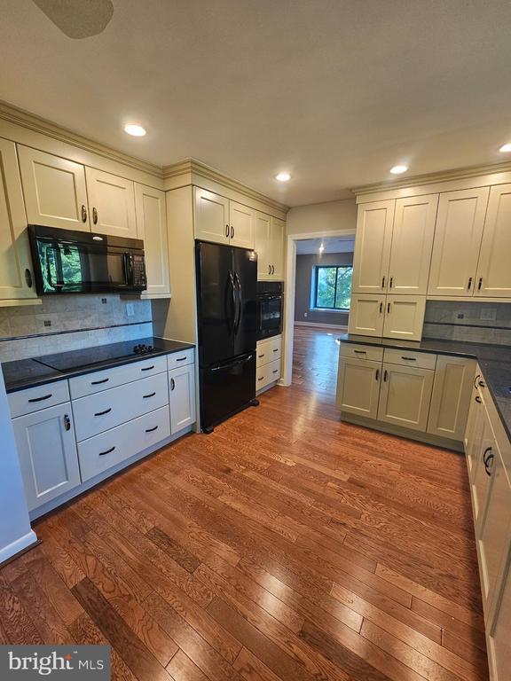 Building Photo - 3435 Pebble Beach Dr