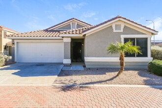 Building Photo - 2468 E Palm Beach Dr