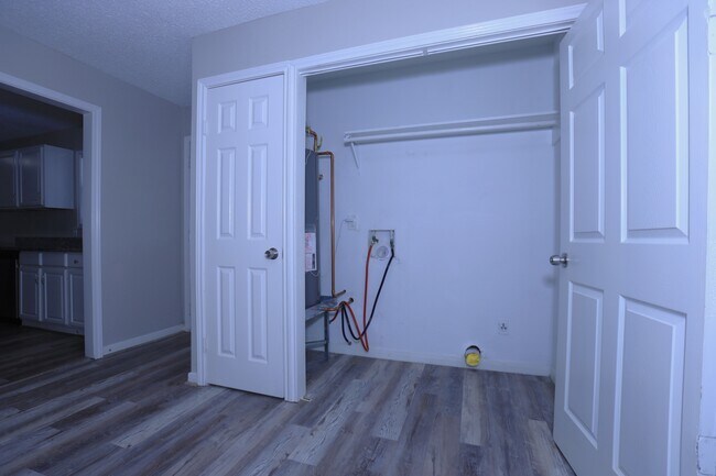 Building Photo - 1117 County Rd 515