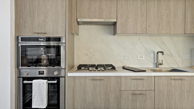 Building Photo - 1915 7th St NW