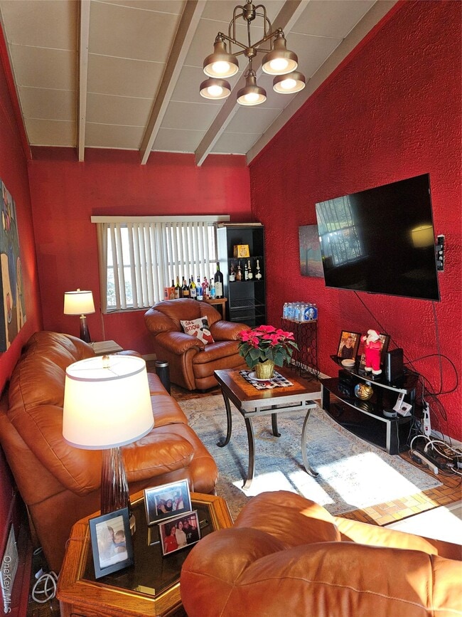 Building Photo - 8 Windmill Ln