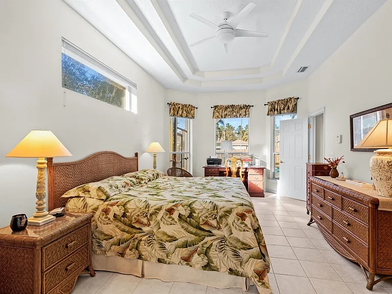 Building Photo - 184 Cacique Dr