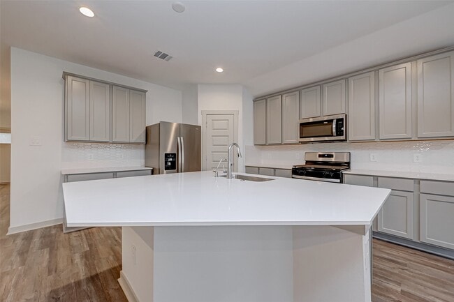 Building Photo - 1203 Hyde Lk Ln