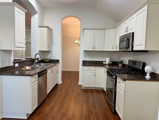 Building Photo - 962 Oak Lynn Dr