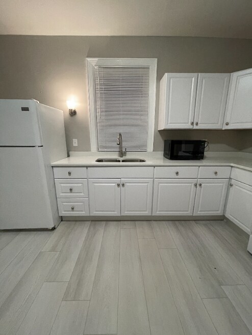 Building Photo - 170 Woolper Ave