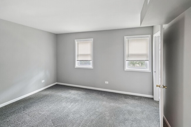 Building Photo - 621 Oneida St