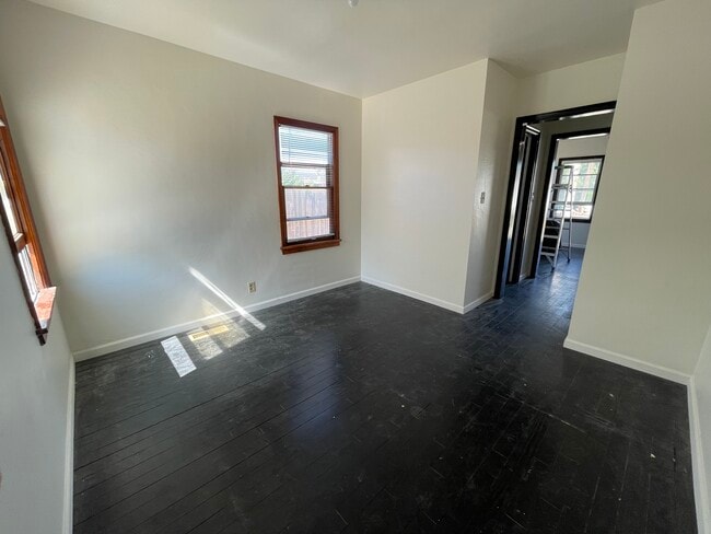 Building Photo - 1329 Locust St