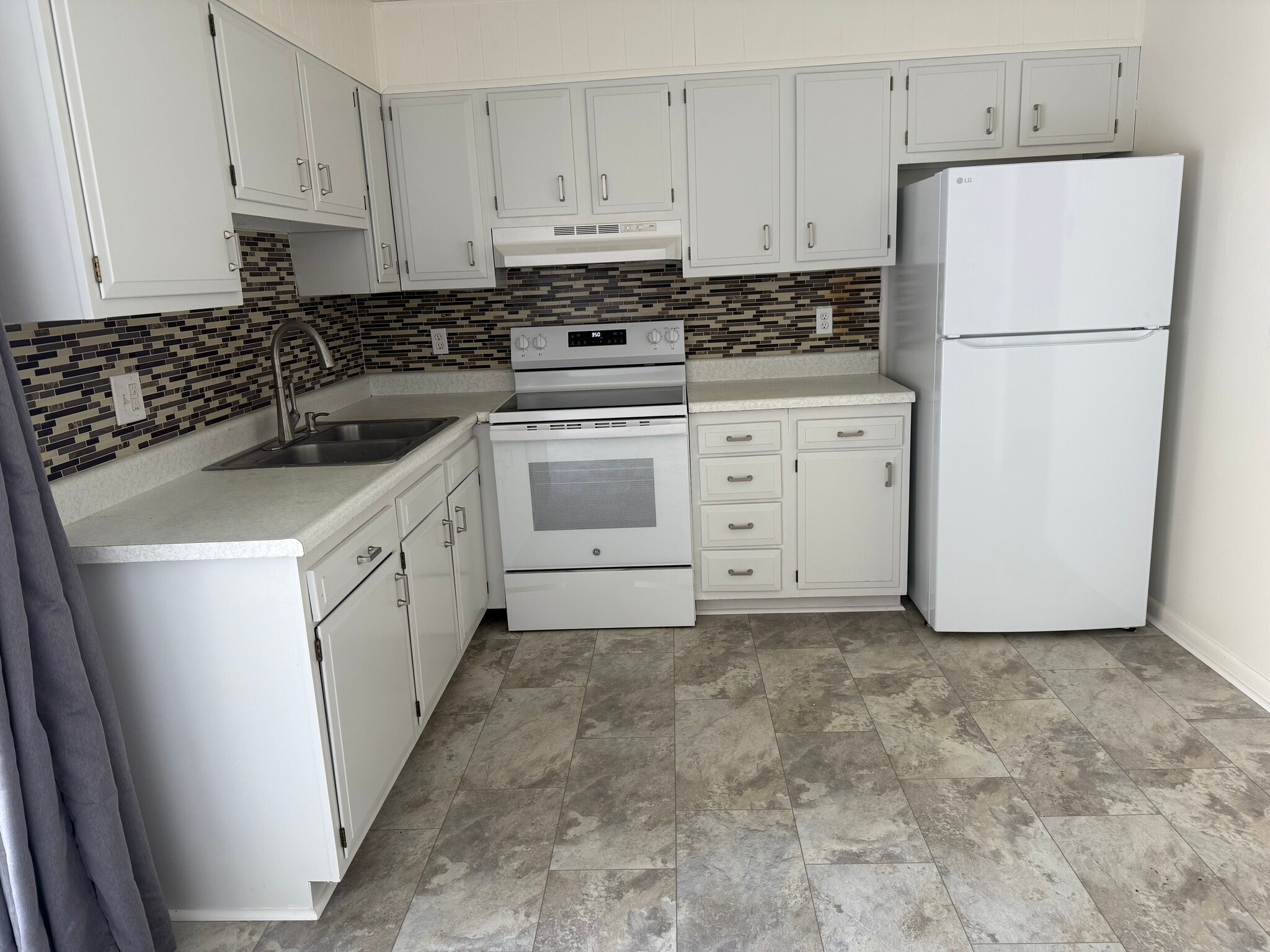 Building Photo - 68 Webb Cove Rd