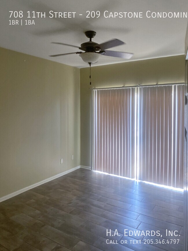 Building Photo - 708 11th St