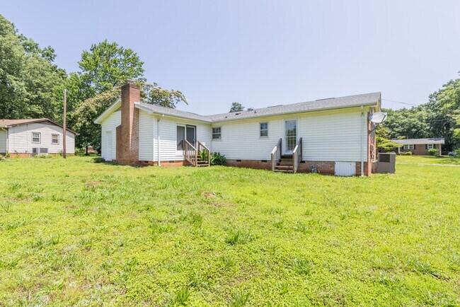 Building Photo - 1601 Sansberry Rd