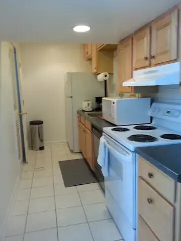 kitchen closeup - 1619 45th St NW