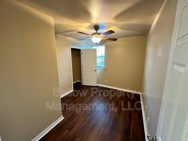 Building Photo - 4811 Thrush St