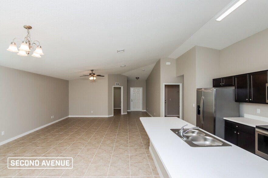 Building Photo - 1135 Tarleton St SE