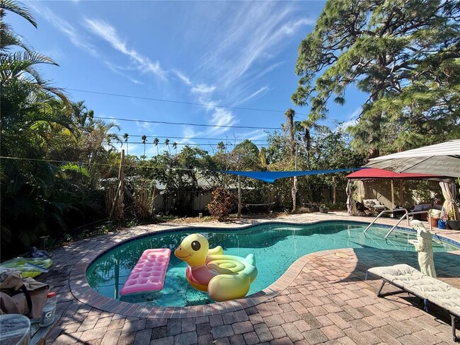 Building Photo - 1664 Bayshore Blvd