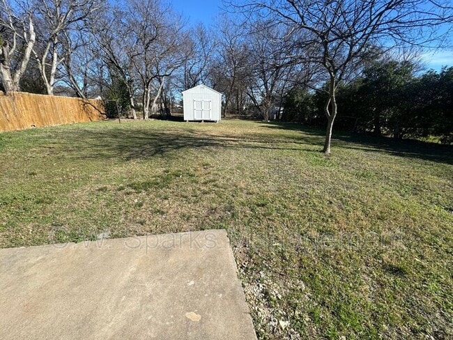 Building Photo - 822 Avenue C