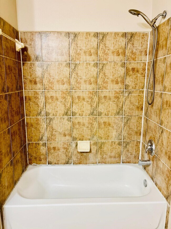 Building Photo - 9947 Valance Way