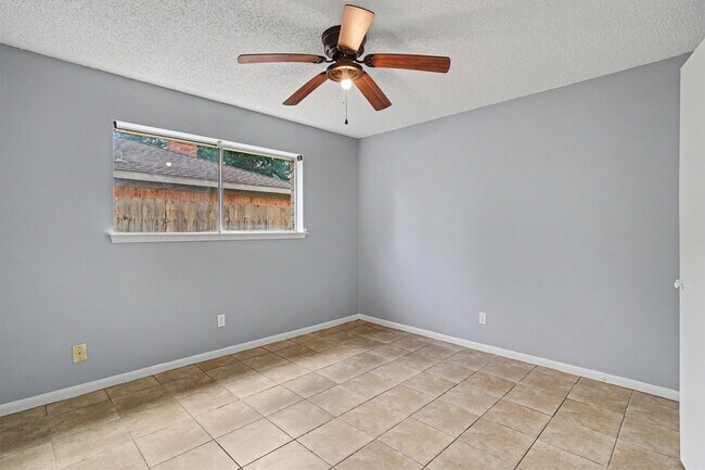 Building Photo - 16238 Brookford Dr