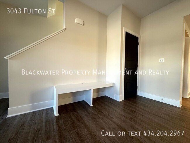 Building Photo - 3043 Fulton St