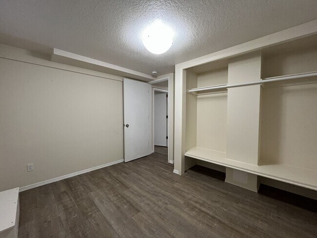 Building Photo - Classic Comfort Meets Modern Style in This...