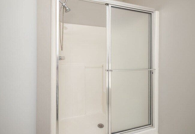 Building Photo - 4893 Somerset Dr