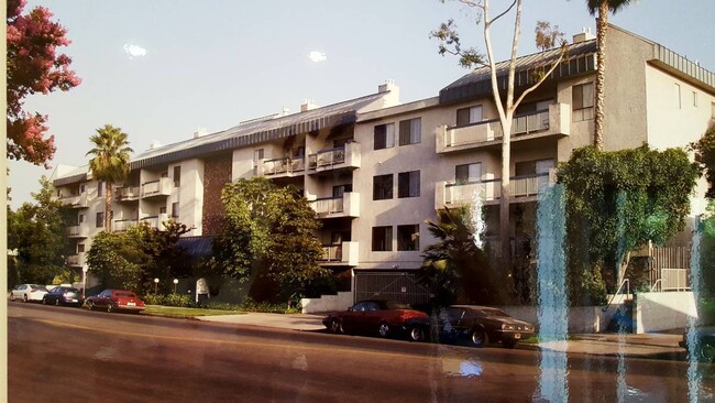 Primary Photo - 12840 Moorpark St
