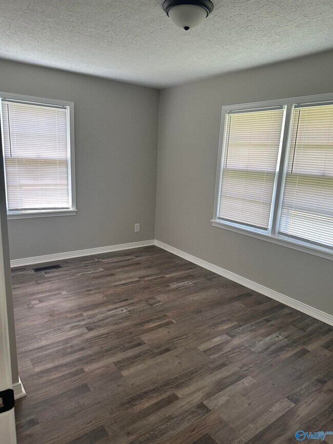 Building Photo - 407 Pecan Ave