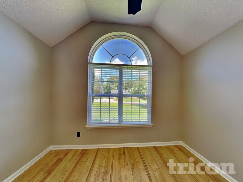 Building Photo - 661 Rebecca Jane Dr