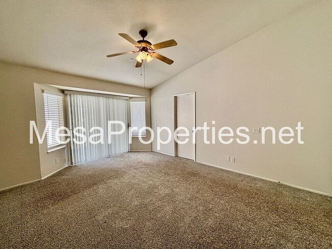 Building Photo - 2816 W Fairview Dr