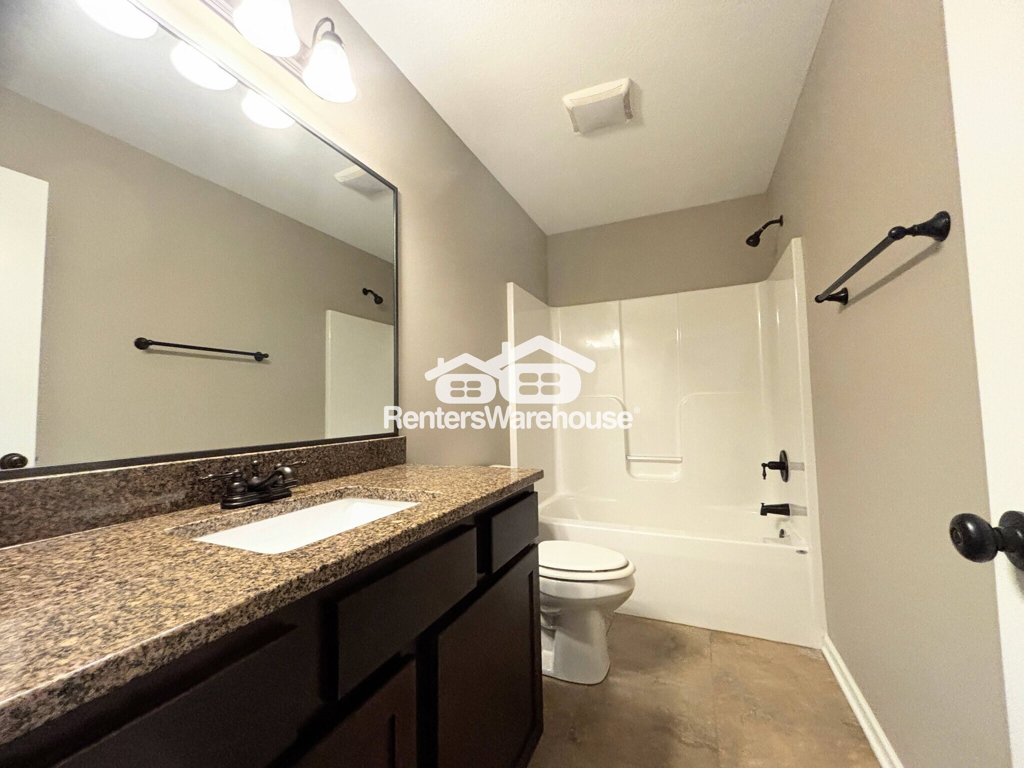 Building Photo - 20 NE Badger Ln