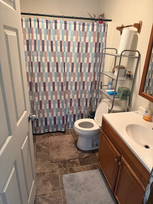 Building Photo - HEST412